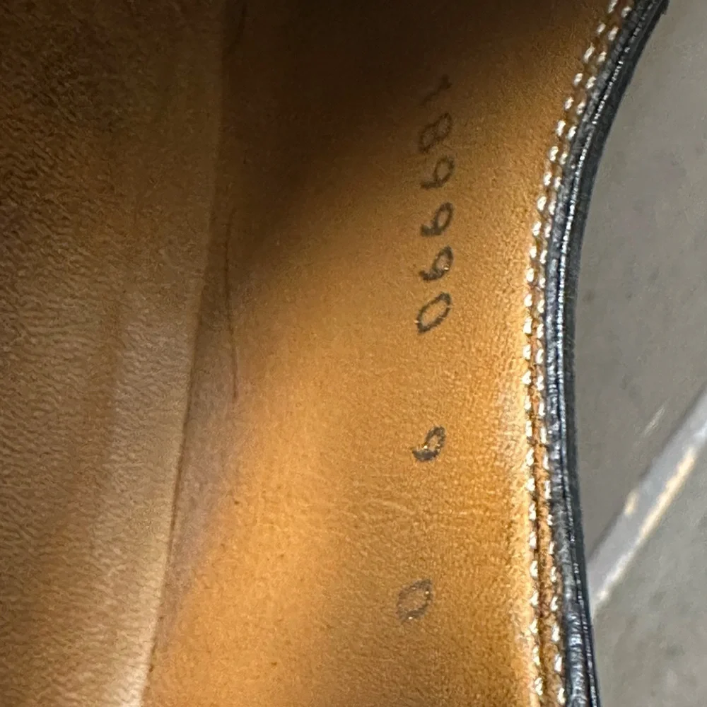 Gucci sleek black